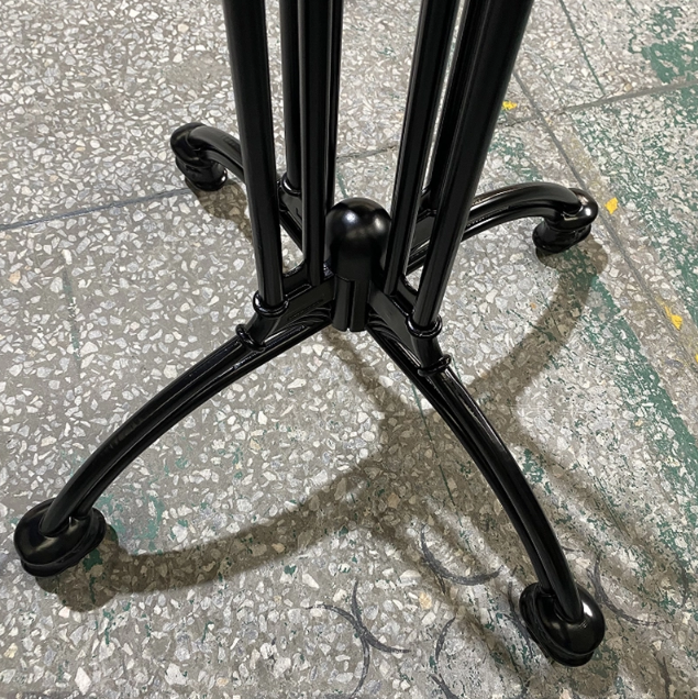 Black Metal Unique Bar Table Leg